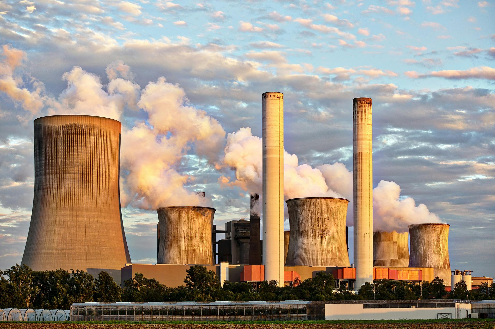 Nuclear Energy Explained: How It Works, Pros and Cons | EO Energy